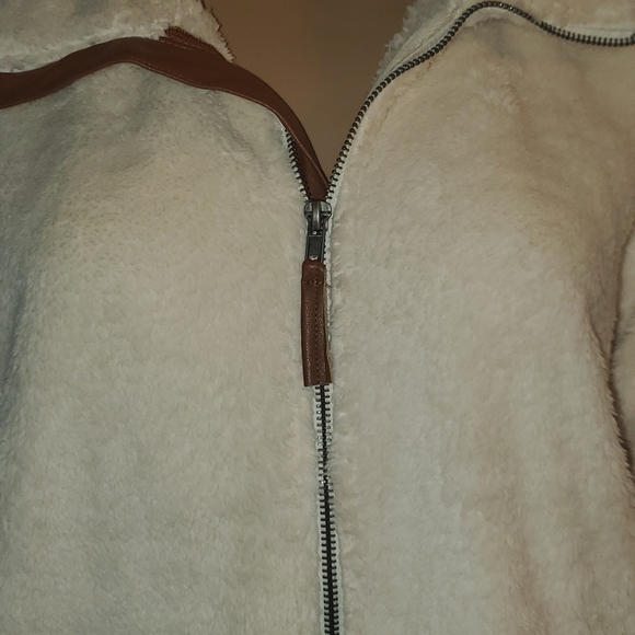 NWT ' Torrid brand -Size Large, Ivory zip front jacket. - Picture 3 of 9